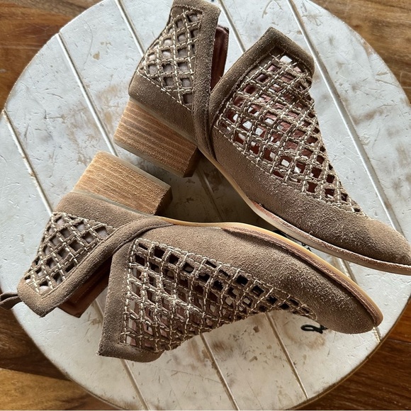 Jeffrey Campbell Taggart Tan Suede Ankle Boots - Picture 2 of 10